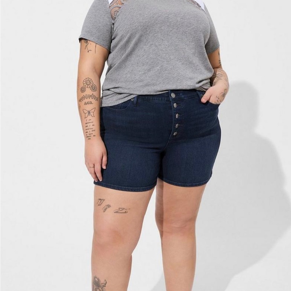 TORRID 5-Inch Bombshell Premium Stretch High-Rise Short